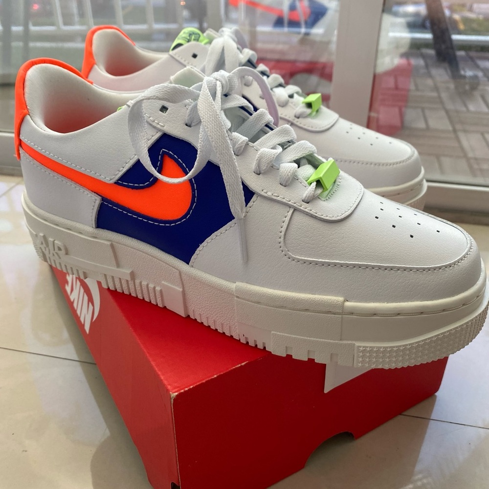 Nike Air Force 1 Pixel